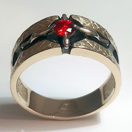 MAGIC MAN RING 18K GOLD WITH RUBY