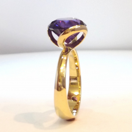 DESIGNER GOLD RING WITH BEST QUALITY AMETHYST